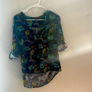 Rue21 blouse with button up sleeves